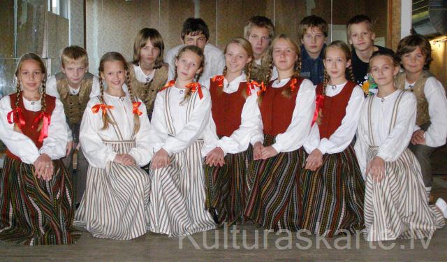 Jūrmalas Kultūras centra bērnu tautas deju kolektīvs "Zītariņš"